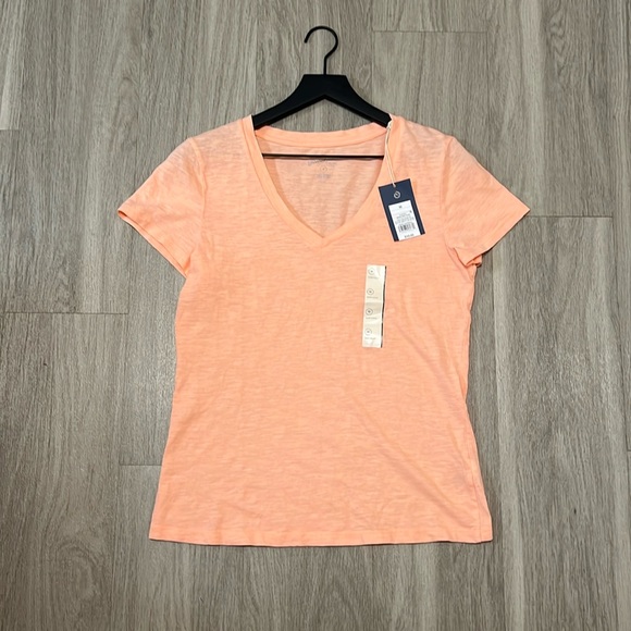 Universal Thread Tops - UNIVERSAL THREAD TEE